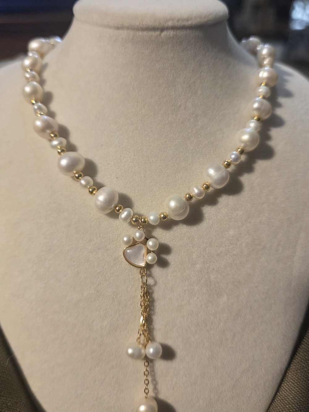 Elegant Pearl and Gold Paw Pendant Necklace - White Pearls